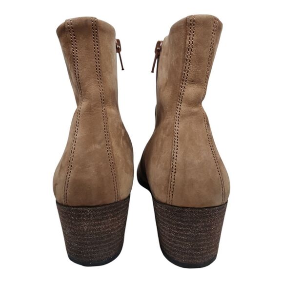 Ecco Soft Tan Suede Stacked Heal Almond Toe Size 8 / 8.5 - Picture 5 of 9